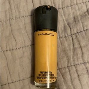 MAC Matchmaster spf 15 foundation 4.0
